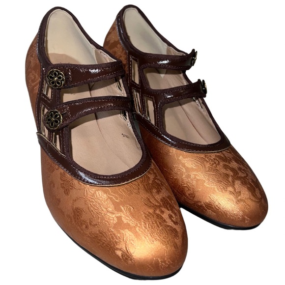 Vintage Bronze Heels with Cutout Design, Double Mary Jane Straps - Picture 3 of 8